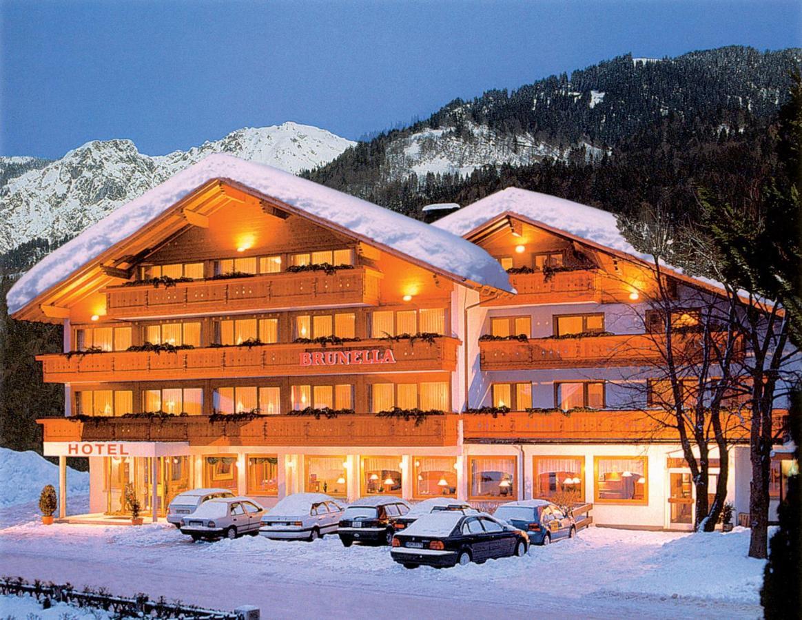 Hotel Brunella Vandans Bagian luar foto