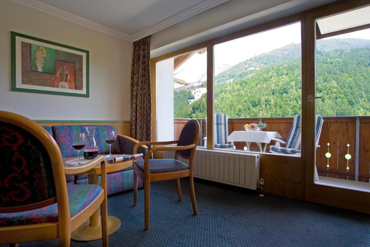 Hotel Brunella Vandans Bagian luar foto