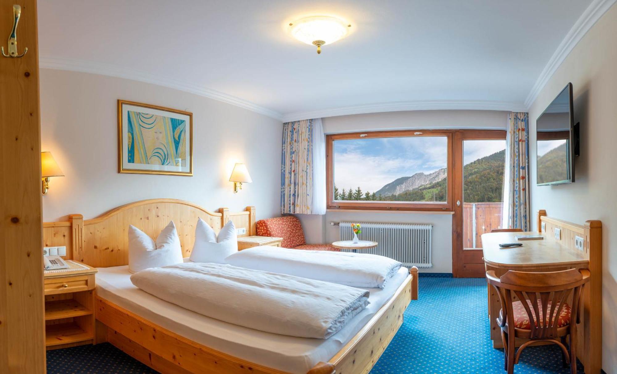 Hotel Brunella Vandans Bagian luar foto