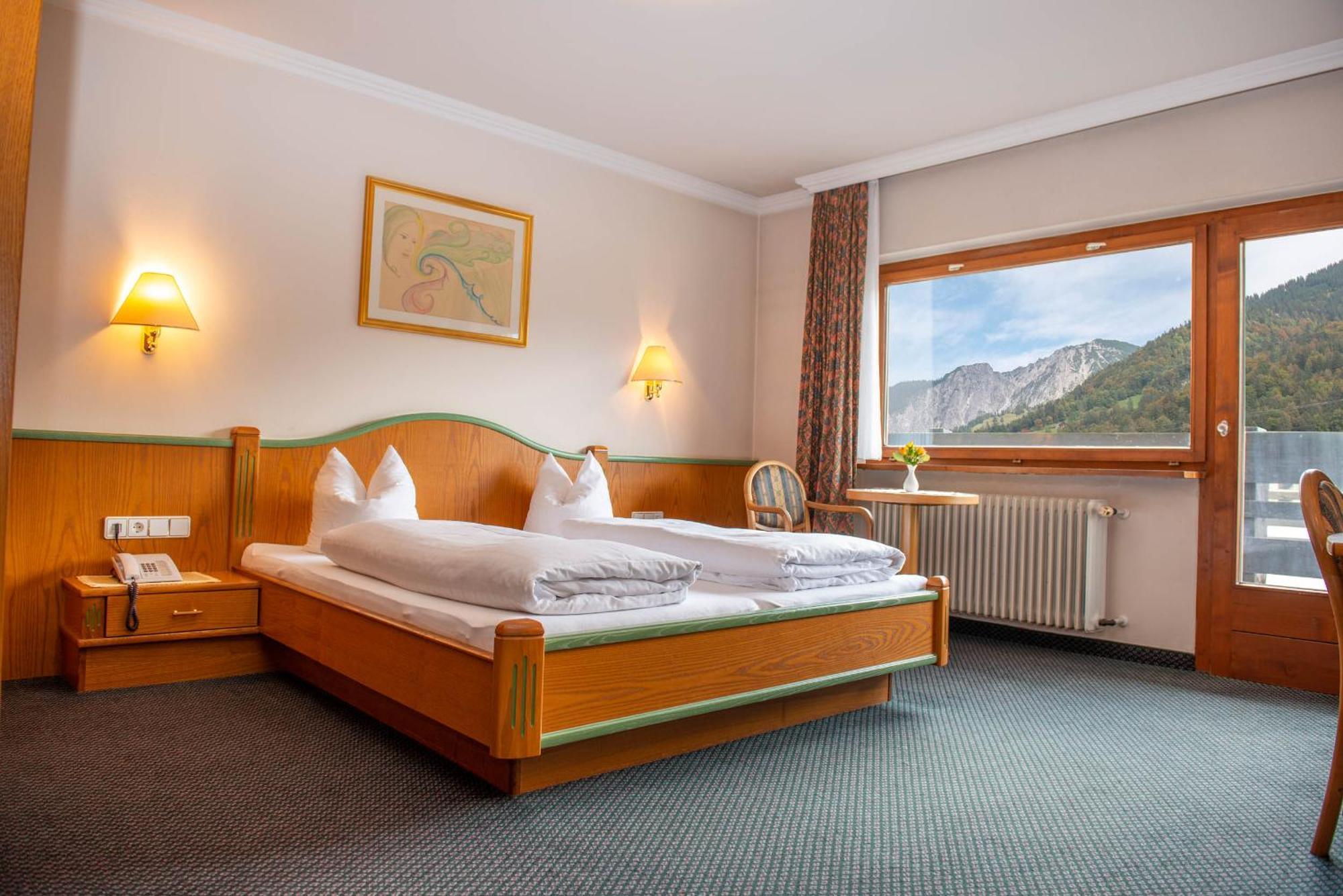 Hotel Brunella Vandans Bagian luar foto