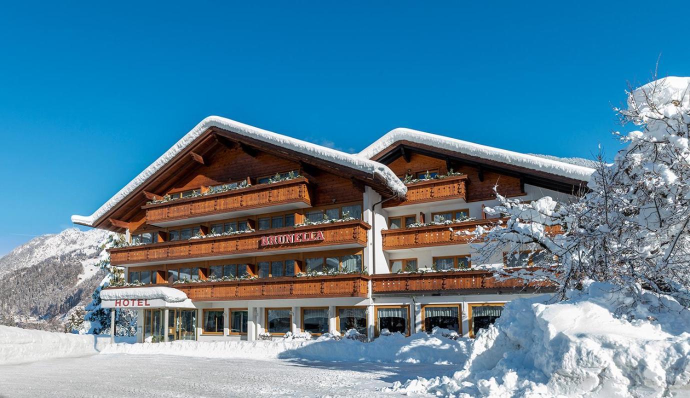 Hotel Brunella Vandans Bagian luar foto