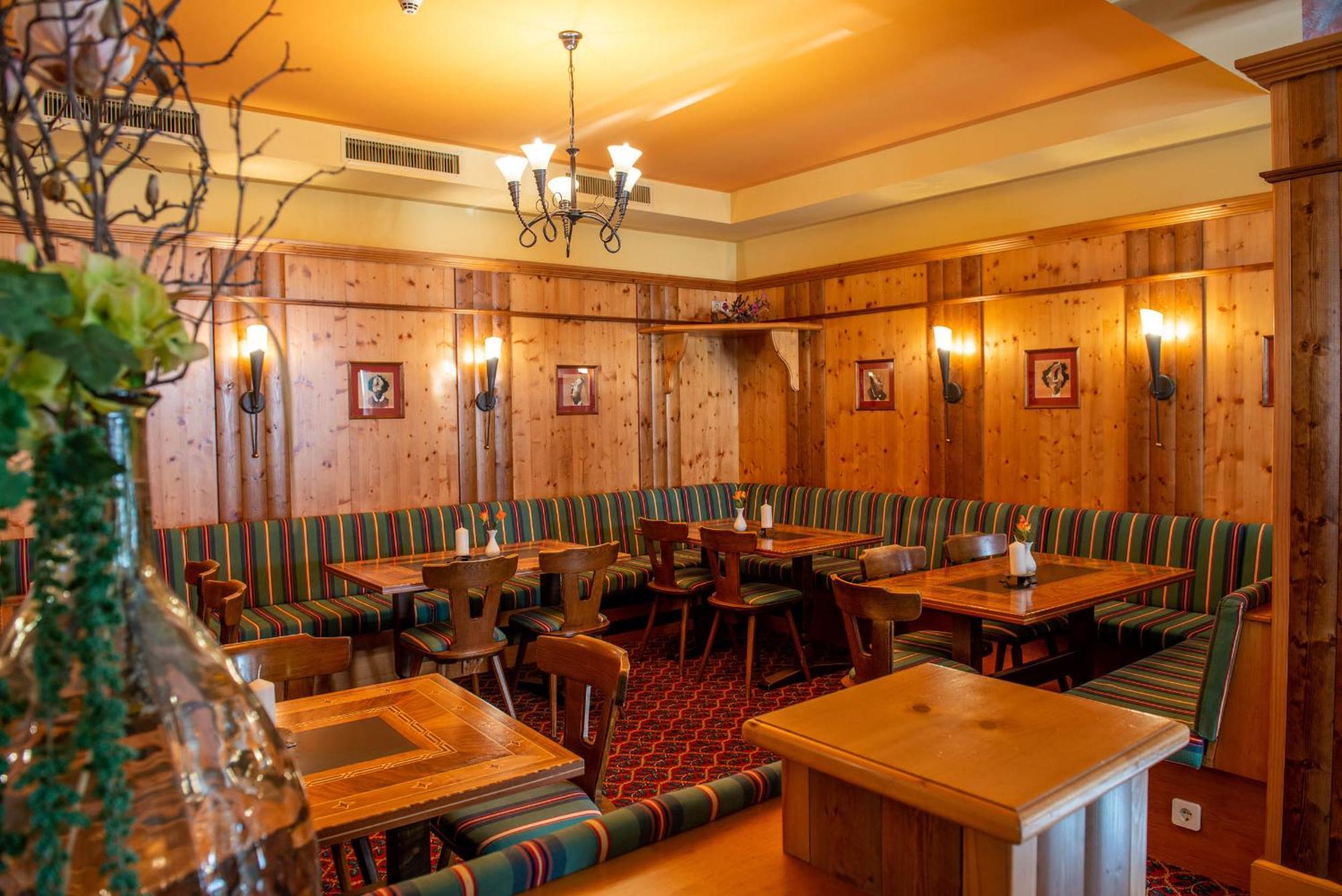 Hotel Brunella Vandans Bagian luar foto