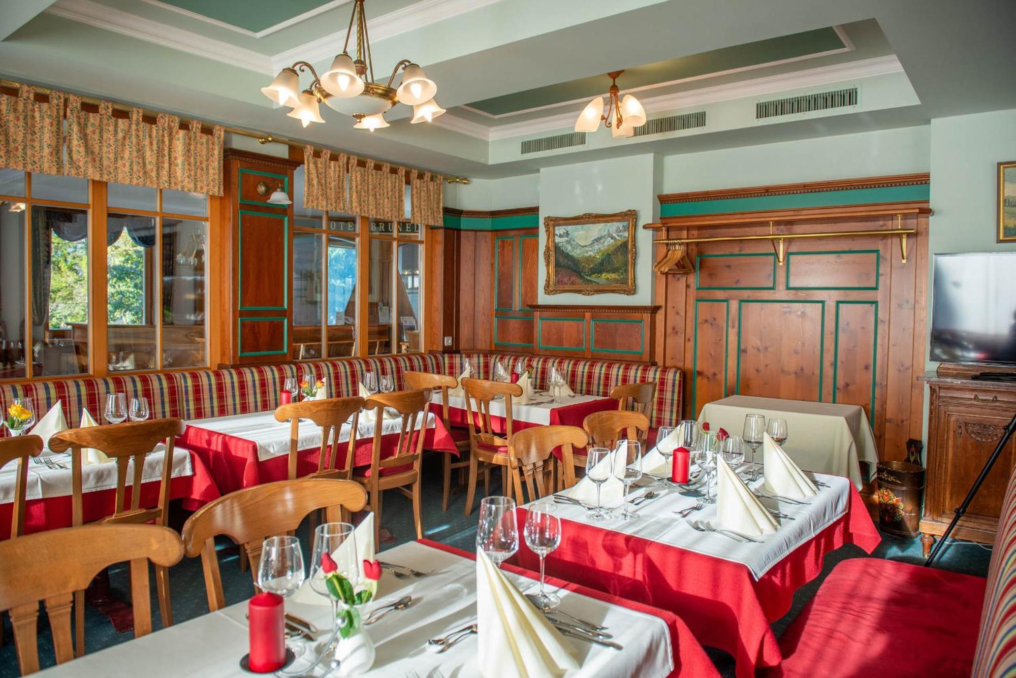 Hotel Brunella Vandans Bagian luar foto