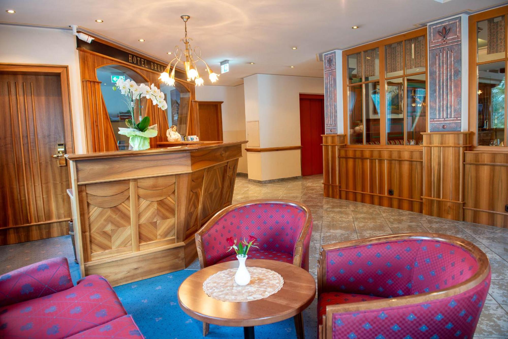 Hotel Brunella Vandans Bagian luar foto