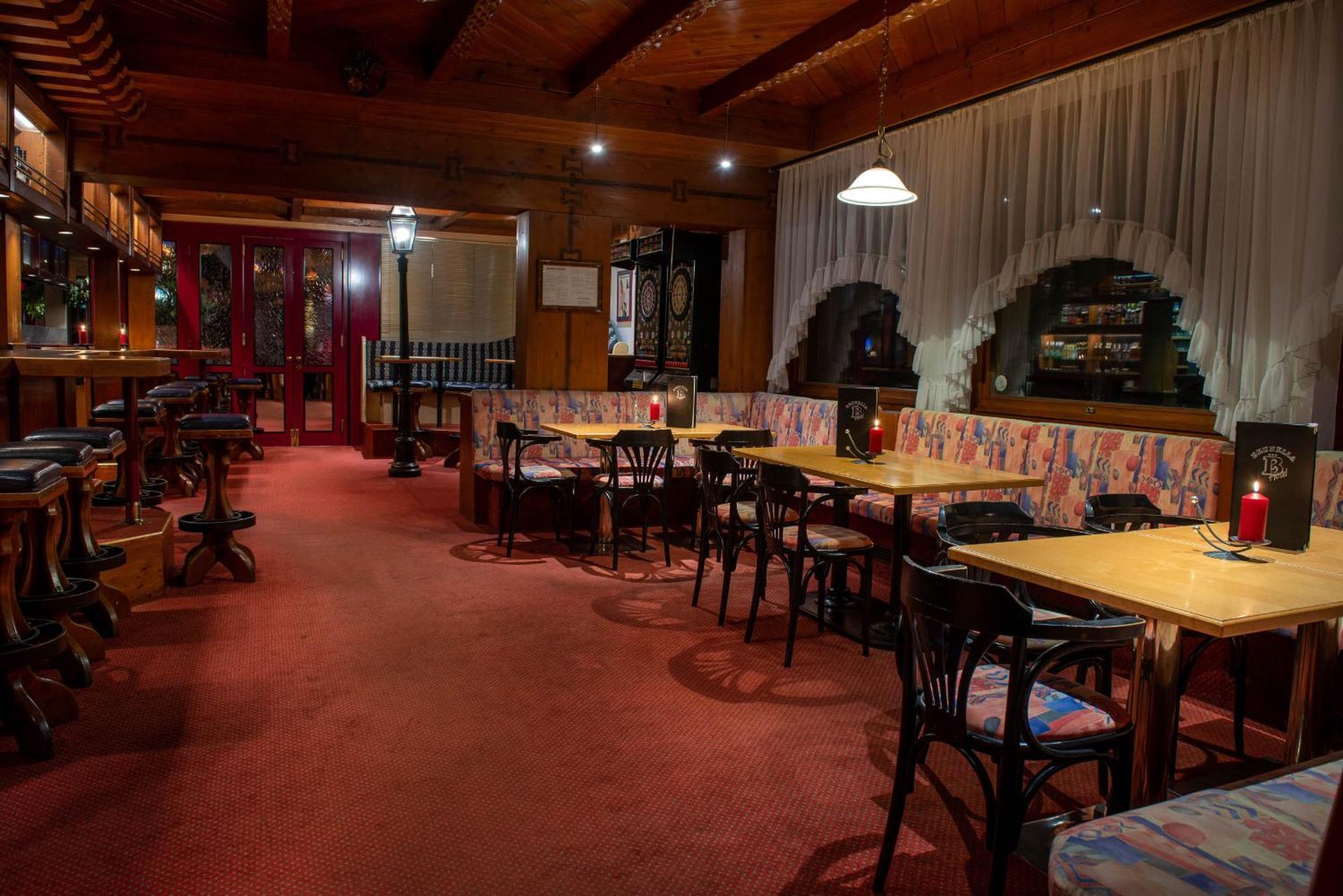Hotel Brunella Vandans Bagian luar foto