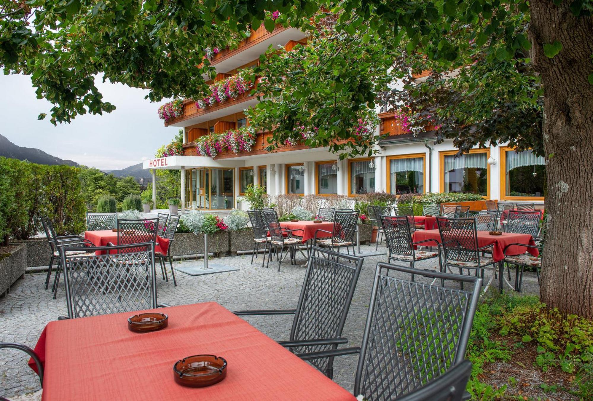 Hotel Brunella Vandans Bagian luar foto